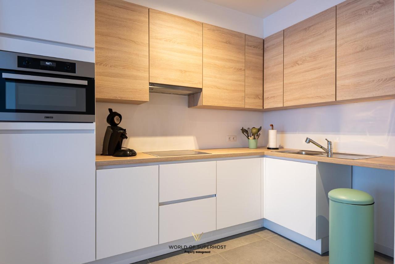 Spacious Apartment Closeby The Sea Up To 6 People! Oostende Exteriör bild