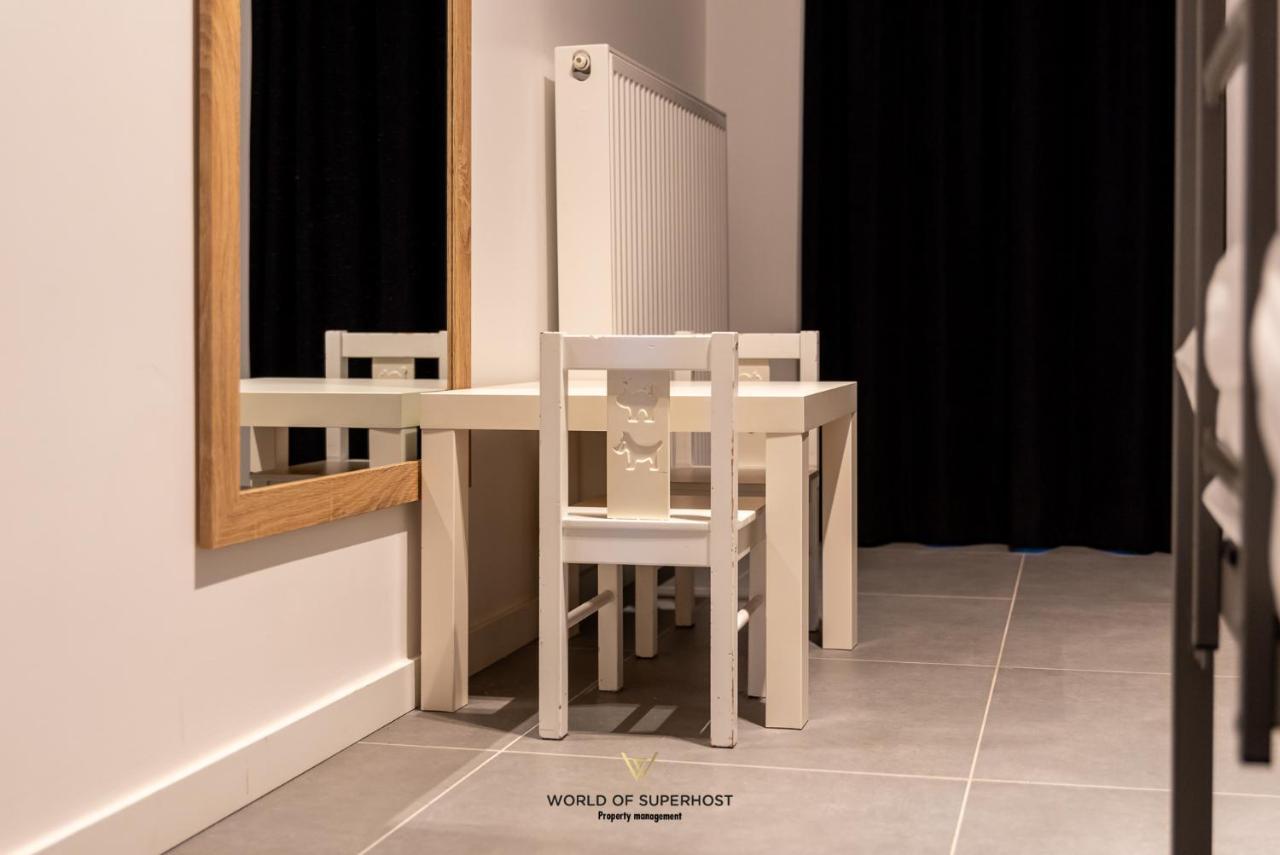 Spacious Apartment Closeby The Sea Up To 6 People! Oostende Exteriör bild